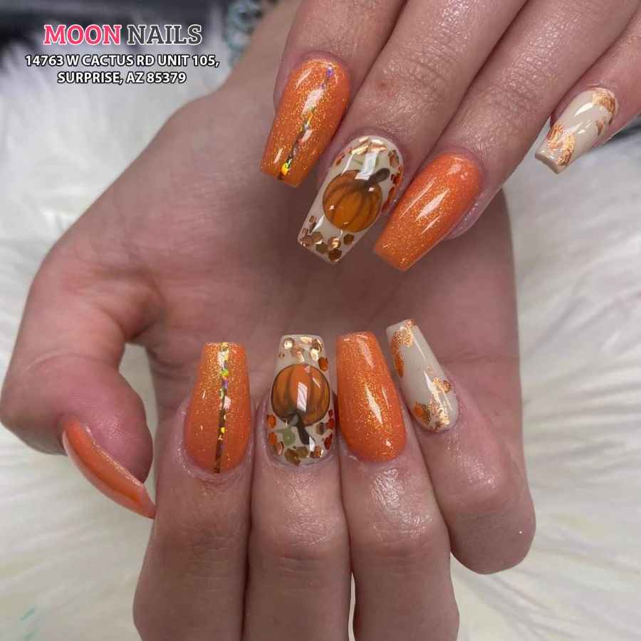 Nail design by Moon Nails